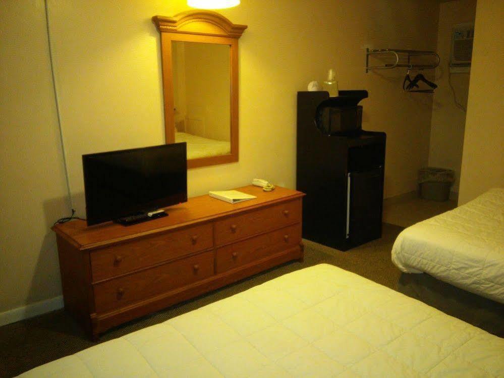 Colony House Motel 韦恩斯伯勒 外观 照片
